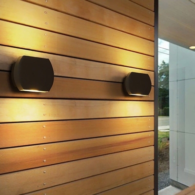 Modern Minimalist Outdoor Wall Light, Stylish Design, Durable Hardware, Perfect for Corridors, Garages, Patios, and Balconies